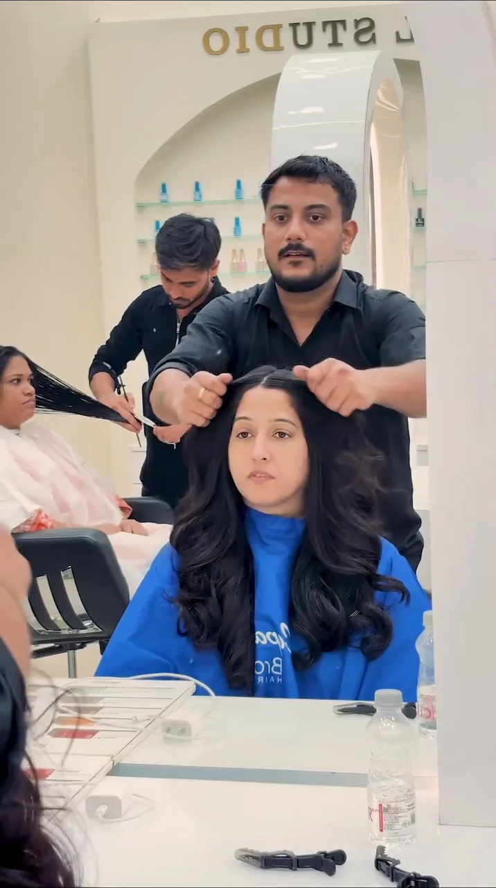 Luxury nail art and beauty spa reel for V-Vogue Salon
